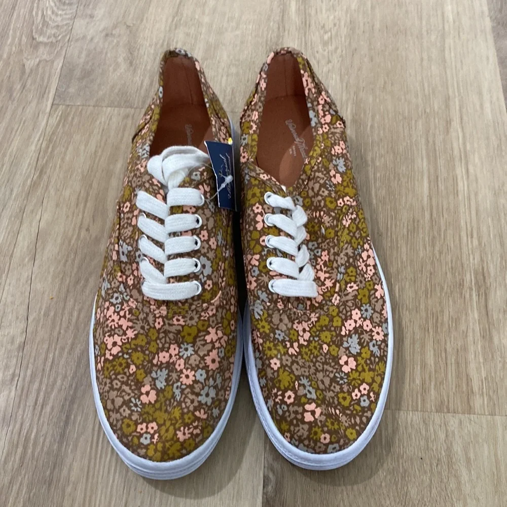 NEW Women’s Universal Lunea Sneakers - Picture 2 of 3